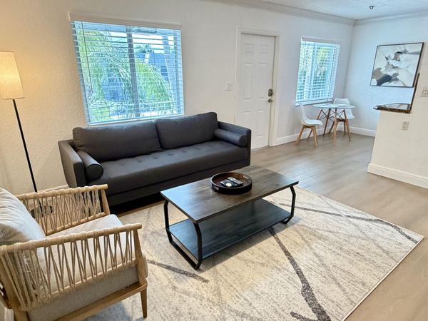 1460 NE 18th Street, Unit 211, Fort Lauderdale, FL 33305