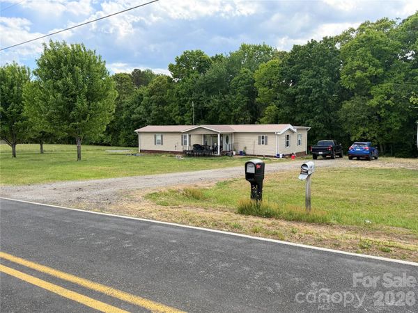 1283 Pisgah Road, Hiddenite, NC 28636