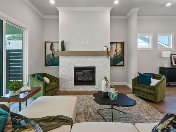 557 Pearl Street , Cumming, GA 30040