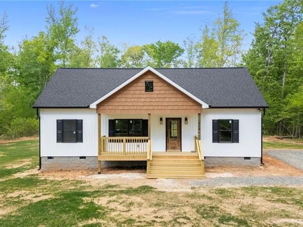 218 Fishermans Point Road, Roxboro, NC 27574