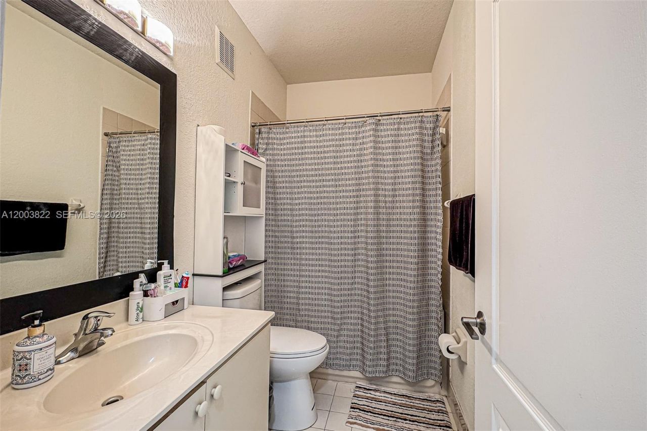 16426 SW 48th Ter , Miami, FL 33185 Photo