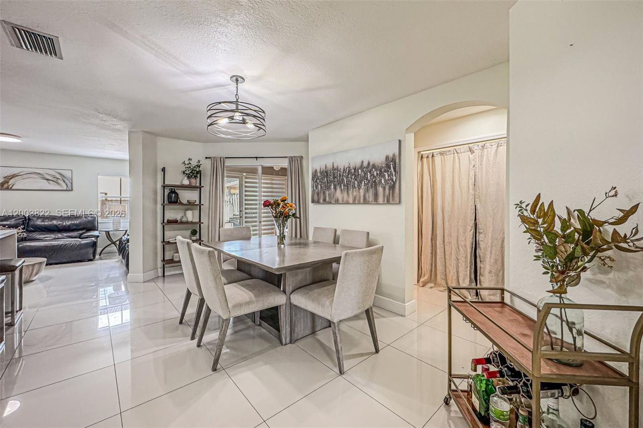 16426 SW 48th Ter , Miami, FL 33185 Photo