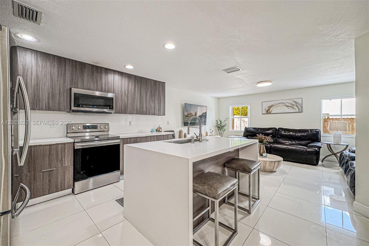 16426 SW 48th Ter , Miami, FL 33185 Photo