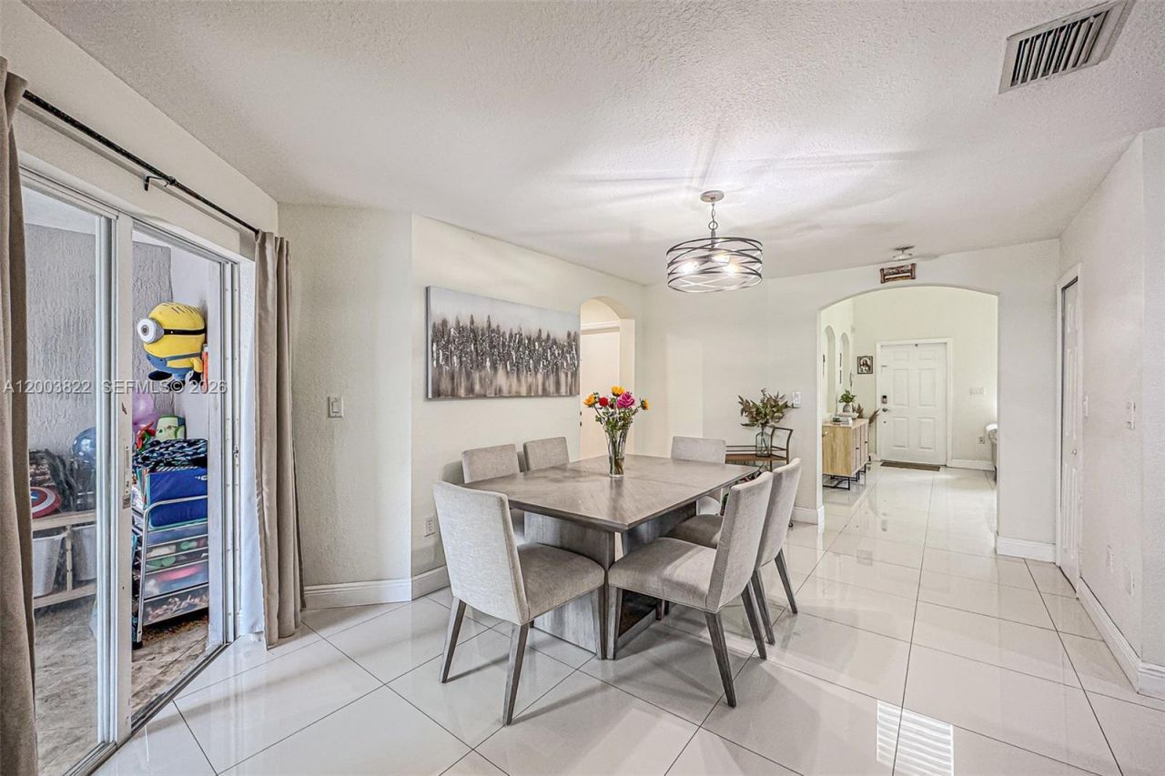 16426 SW 48th Ter , Miami, FL 33185 Photo