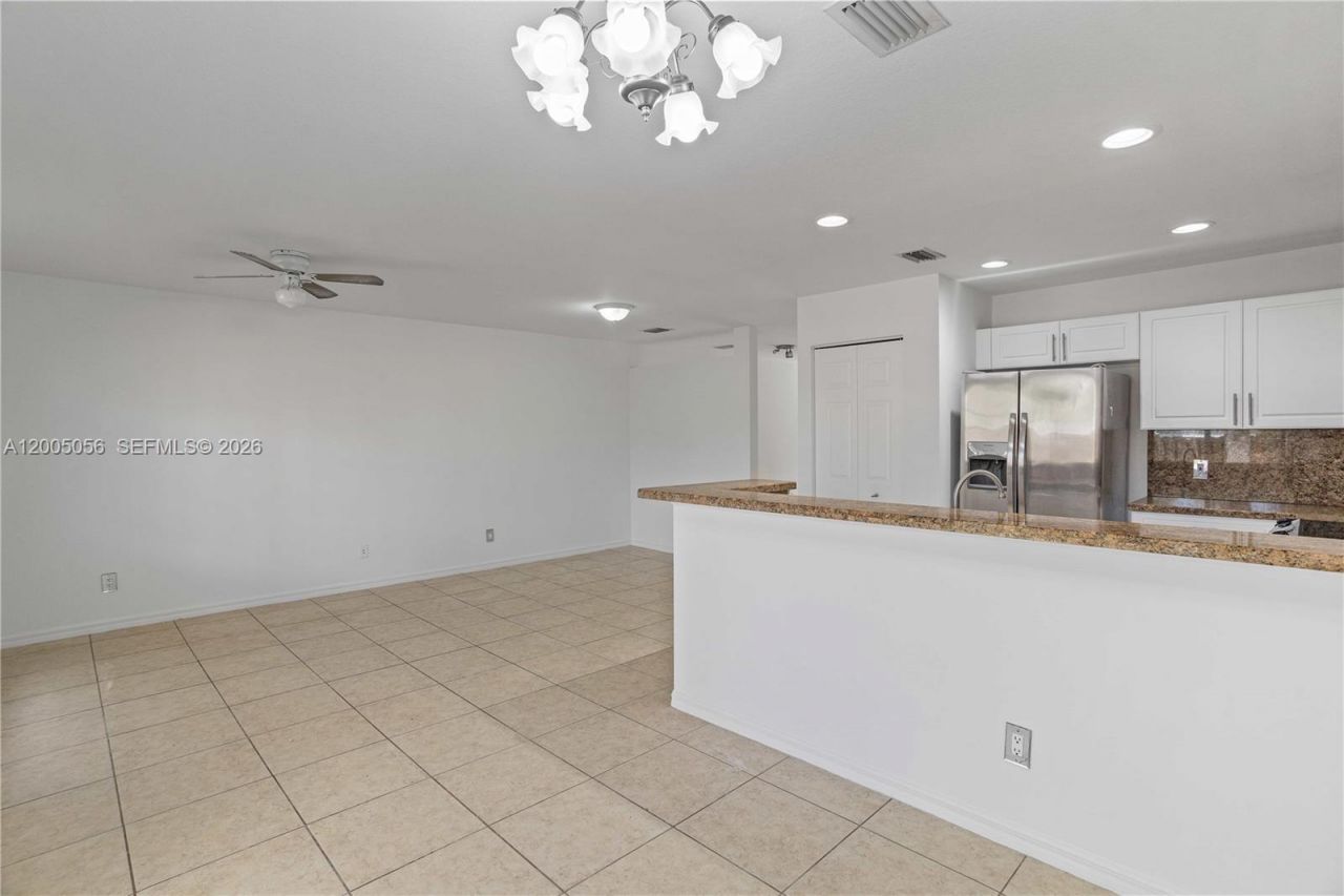 330 SW 2nd Ave, Unit 3, Hallandale Beach, FL 33009 Photo