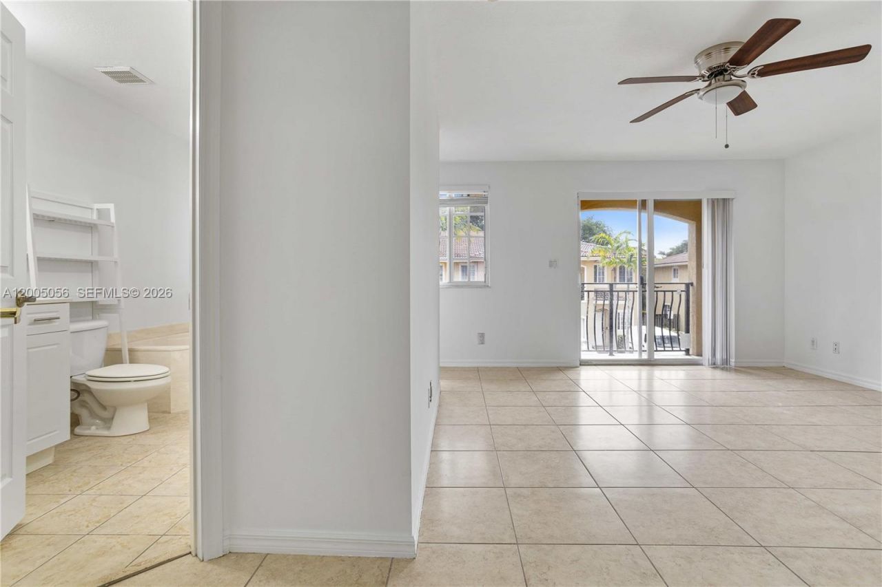 330 SW 2nd Ave, Unit 3, Hallandale Beach, FL 33009 Photo