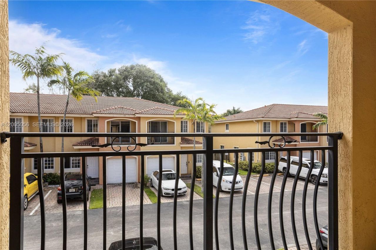330 SW 2nd Ave, Unit 3, Hallandale Beach, FL 33009 Photo