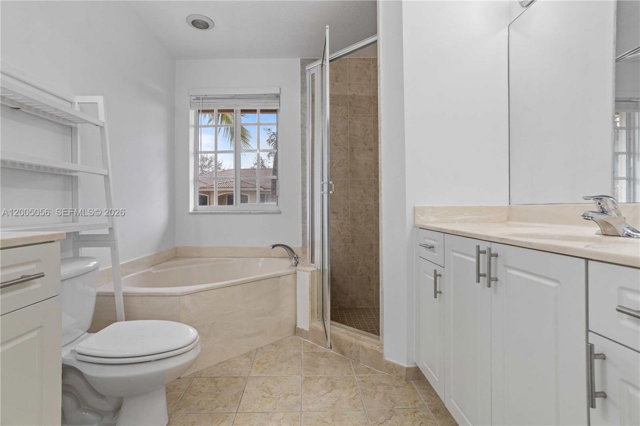 330 SW 2nd Ave, Unit 3, Hallandale Beach, FL 33009 Photo