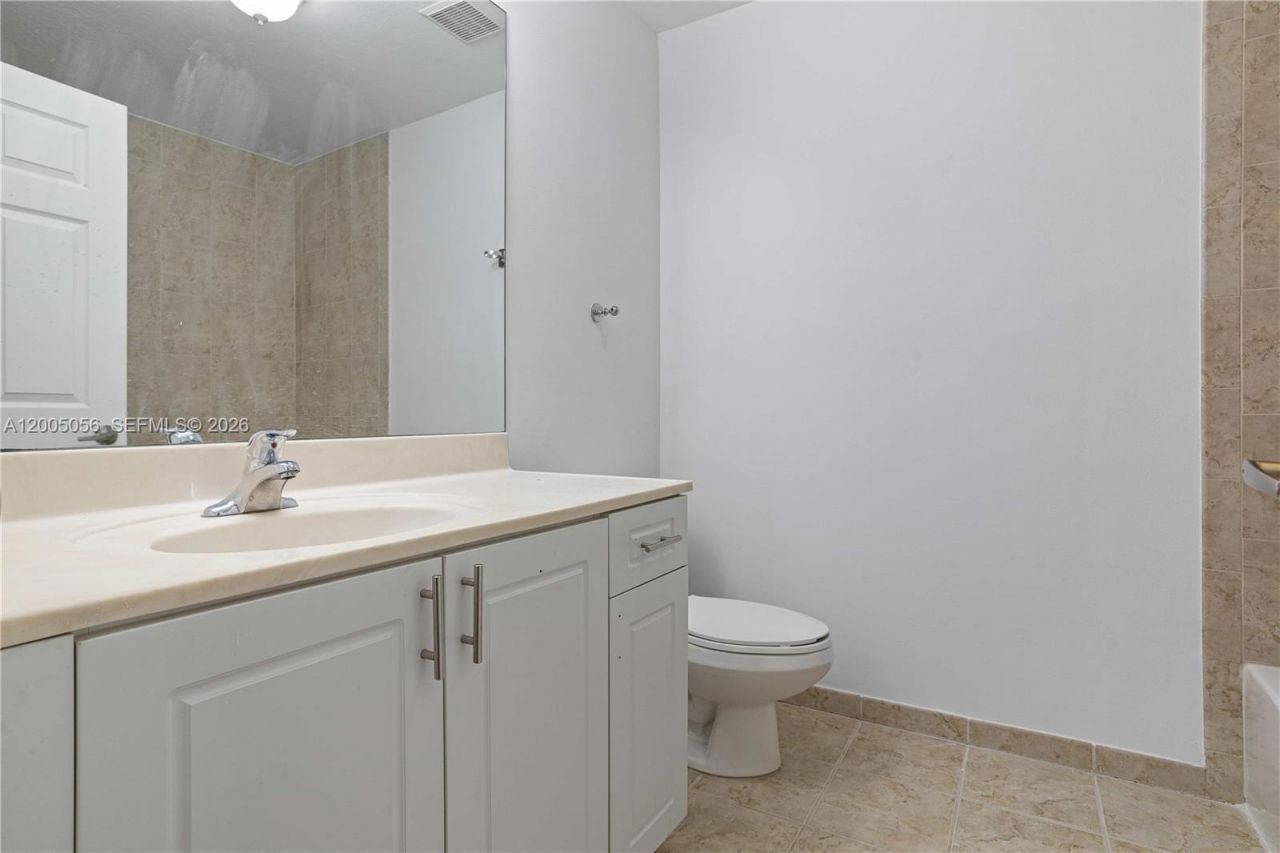 330 SW 2nd Ave, Unit 3, Hallandale Beach, FL 33009 Photo