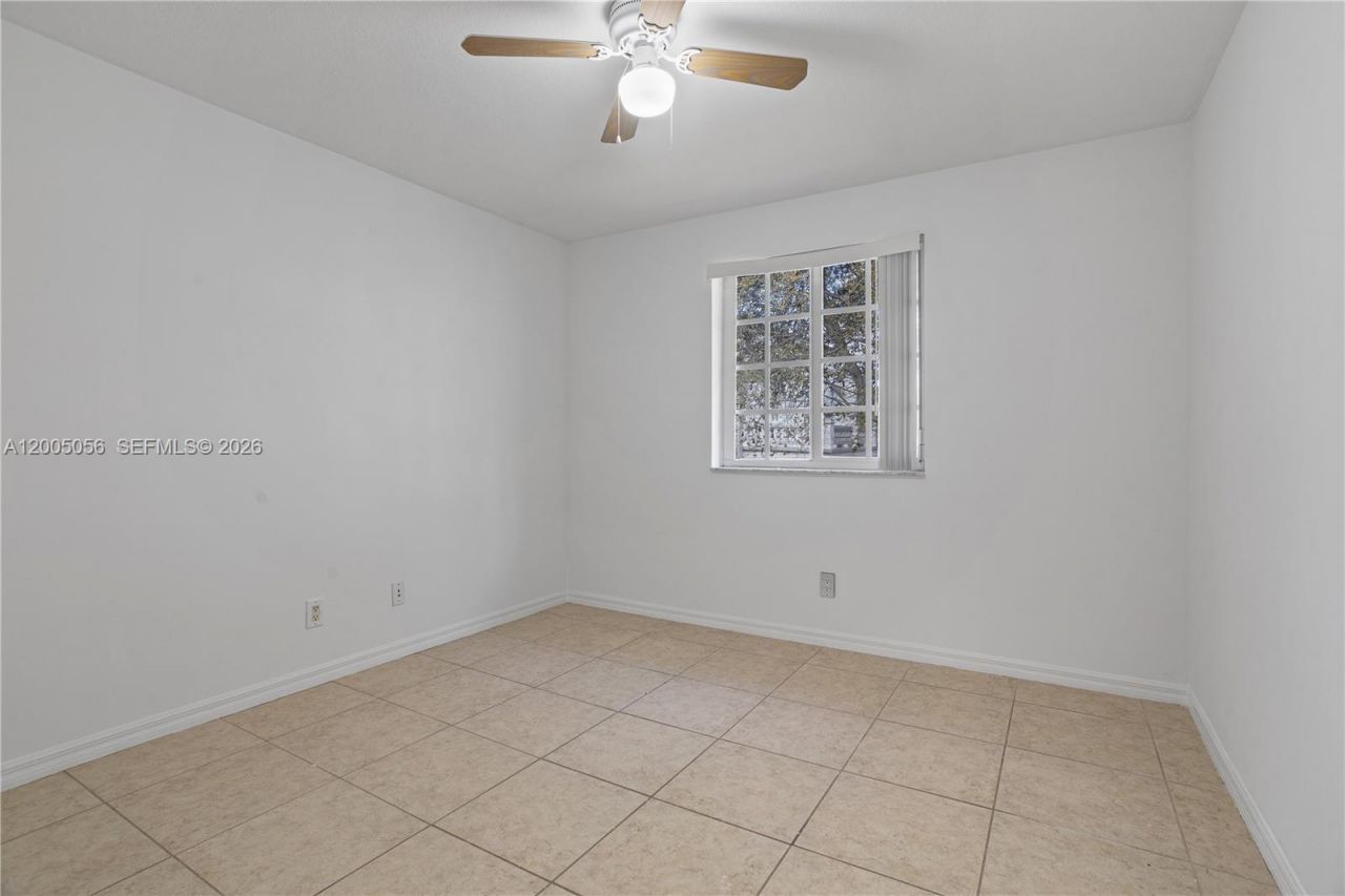 330 SW 2nd Ave, Unit 3, Hallandale Beach, FL 33009 Photo