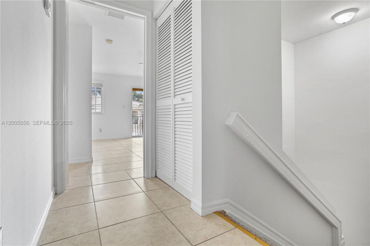 330 SW 2nd Ave, Unit 3, Hallandale Beach, FL 33009 Photo