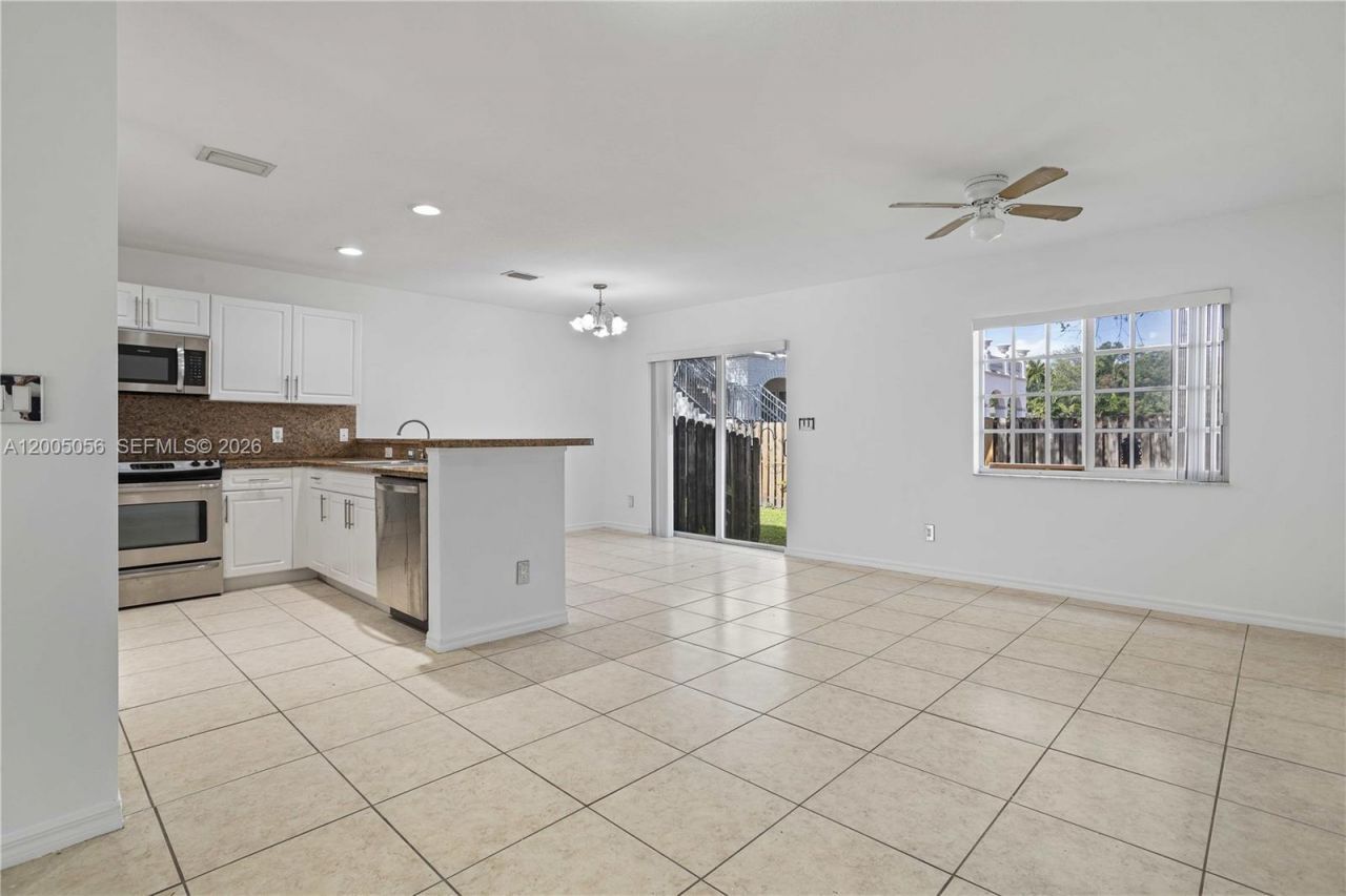 330 SW 2nd Ave, Unit 3, Hallandale Beach, FL 33009 Photo