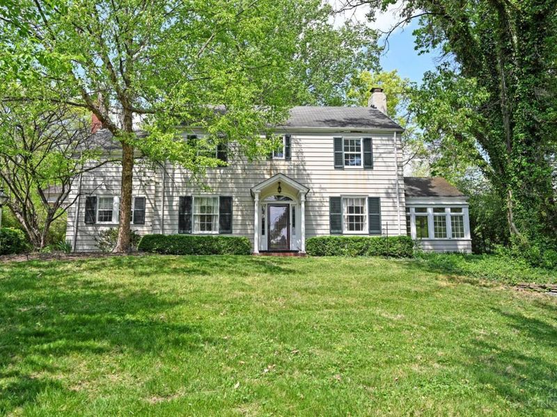 190 Mount Pleasant Avenue, Wyoming, OH 45215 Photo 2