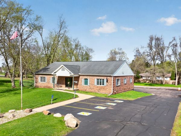 2600 Spring Arbor Road, Jackson, MI 49203
