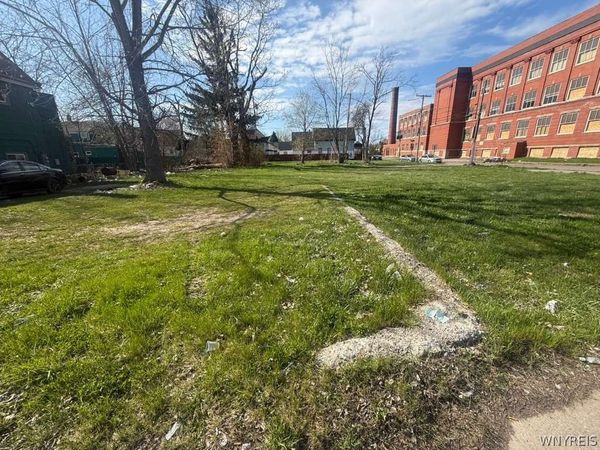 1387 Broadway , Buffalo, NY 14212