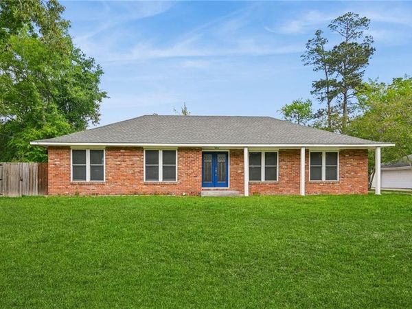 208 COUNTRY CLUB Boulevard , Slidell, LA 70458