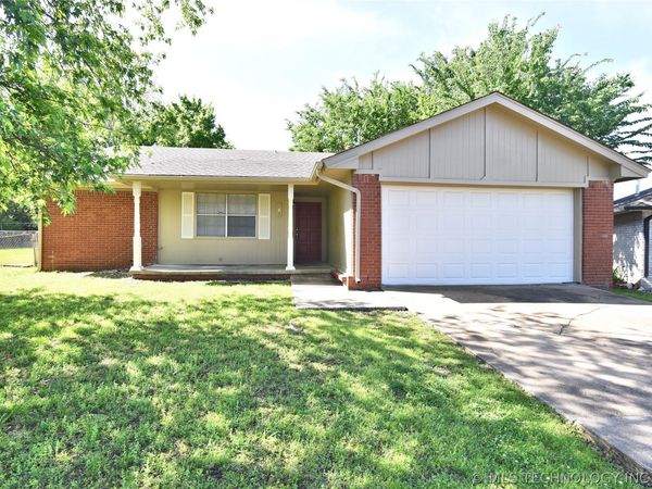 345 W Waco Place , Broken Arrow, OK 74011