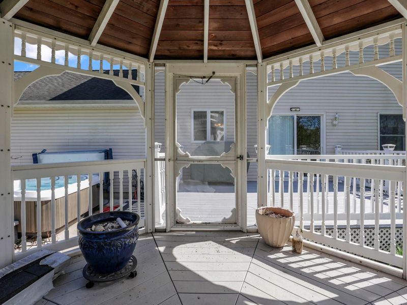 36050 Smith Chapel Road, Logan, OH 43138 Photo 8