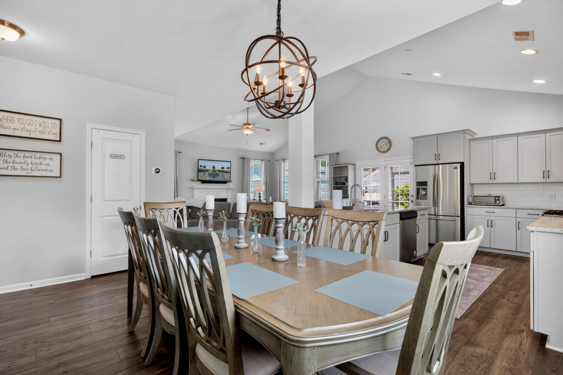 118 Angelica Avenue Photo 10