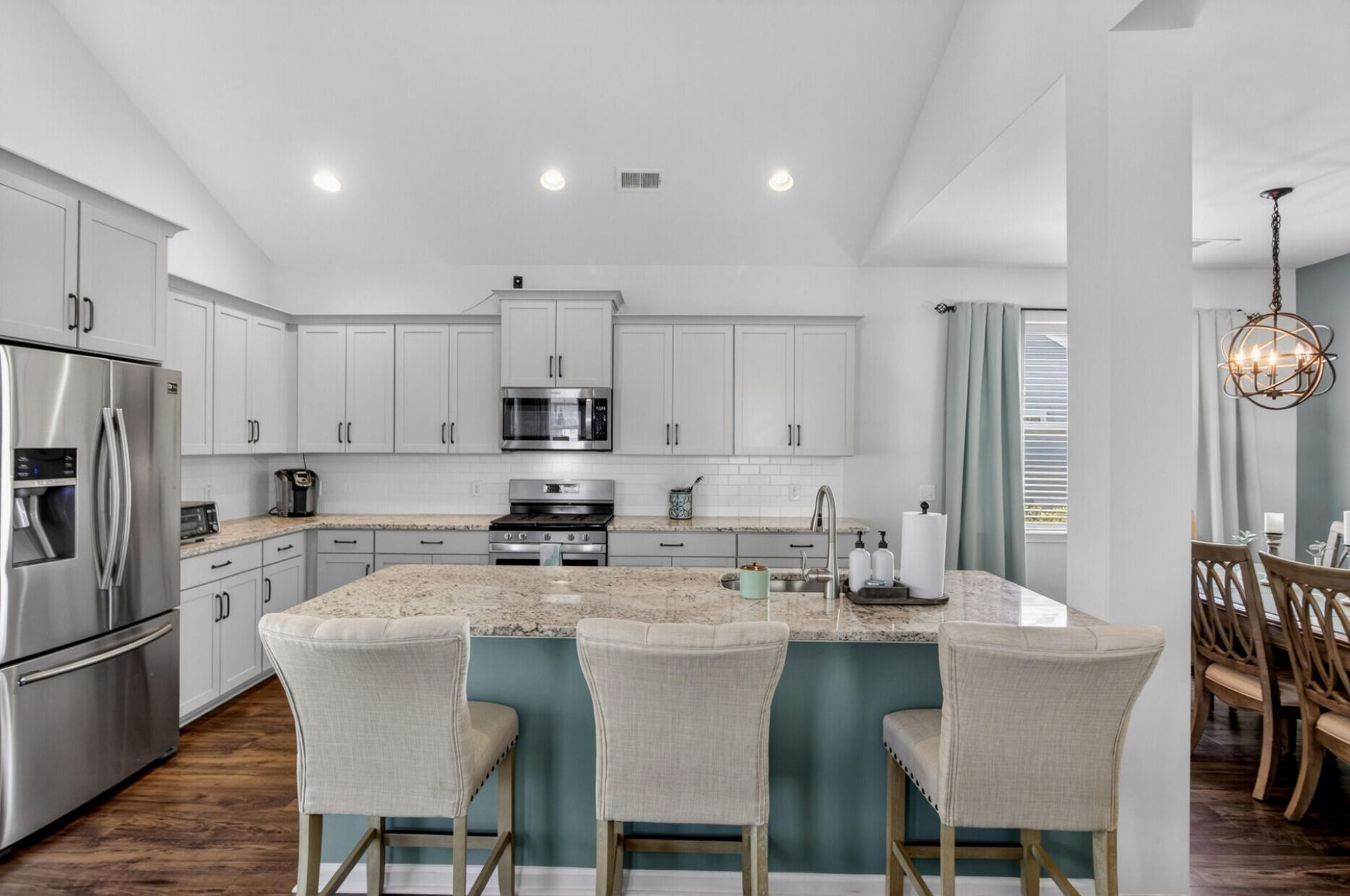 118 Angelica Avenue Photo 12