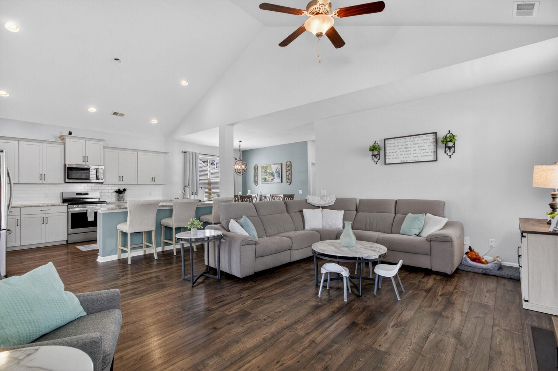 118 Angelica Avenue Photo 18