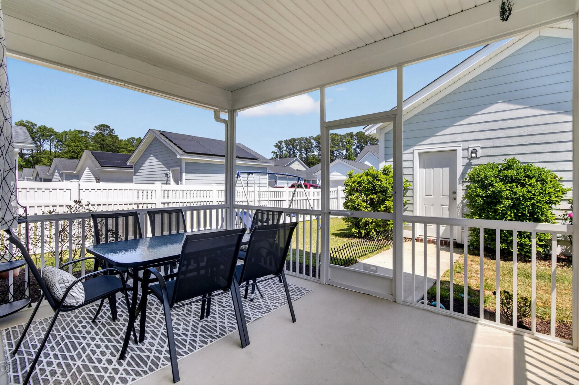 118 Angelica Avenue Photo 40