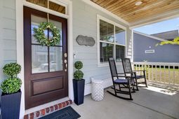 118 Angelica Avenue photo 4