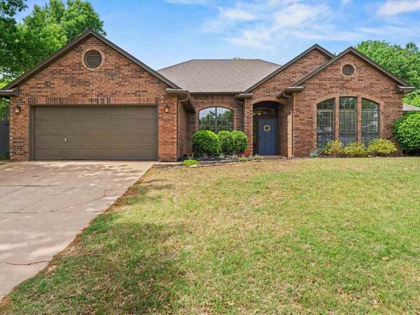 1212 S Mansfield Drive, Stillwater, OK 74074