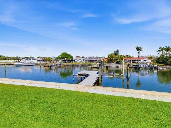 4462 39TH STREET S, ST PETERSBURG, FL 33711