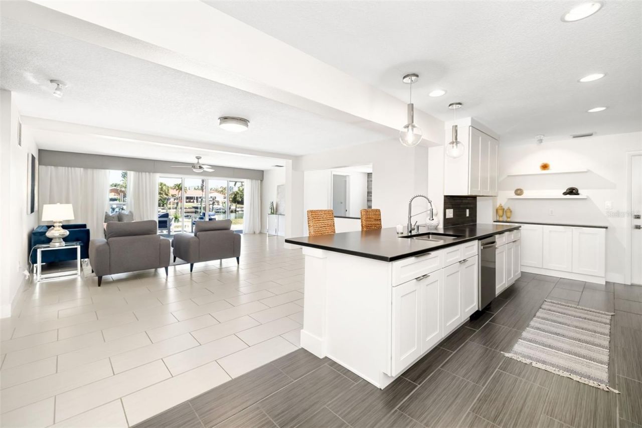 4462 39th Street S, Saint Petersburg, FL 33711 Photo