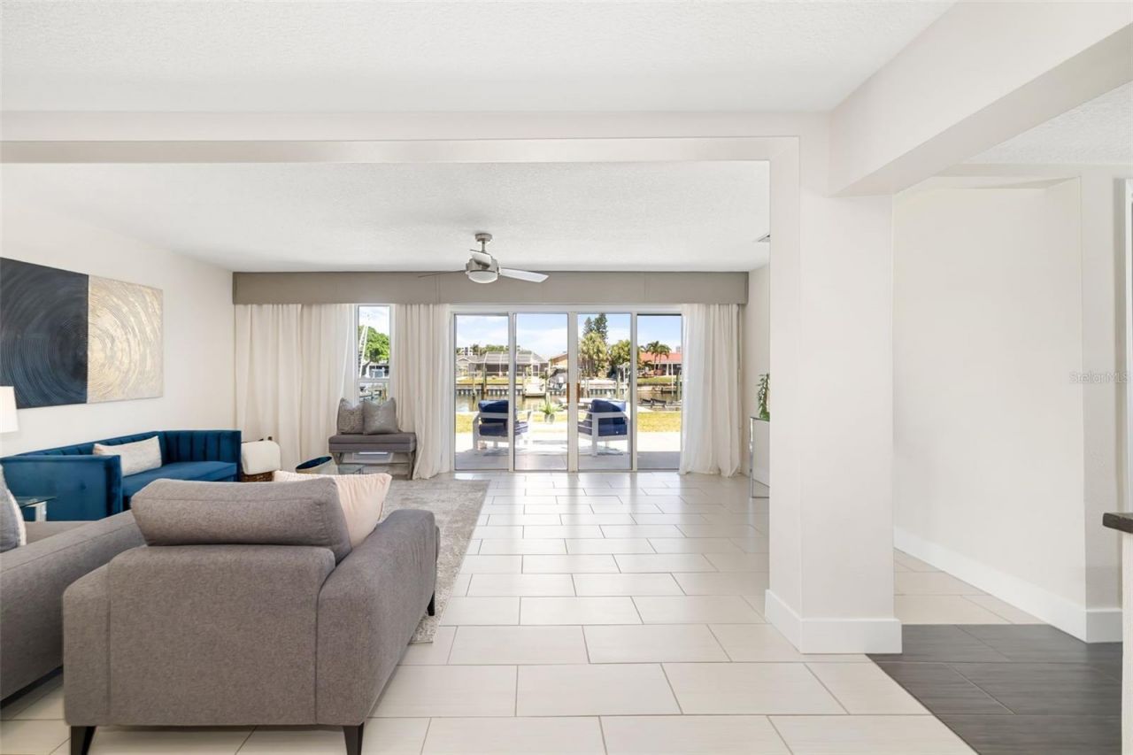 4462 39th Street S, Saint Petersburg, FL 33711 Photo