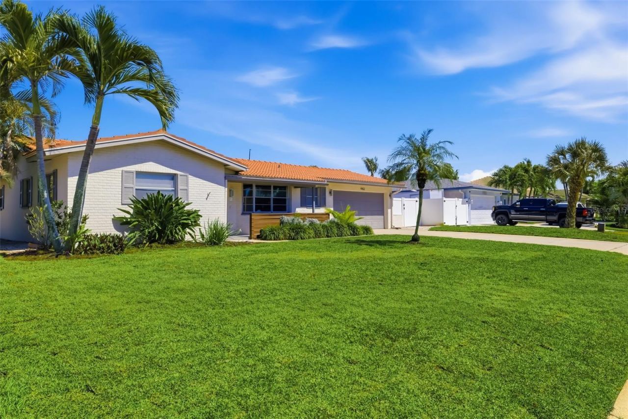4462 39th Street S, Saint Petersburg, FL 33711 Photo