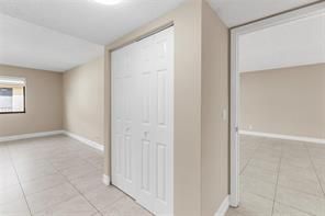158 Lakeview Drive, Weston, FL 33326 Photo