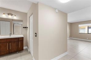158 Lakeview Drive, Weston, FL 33326 Photo