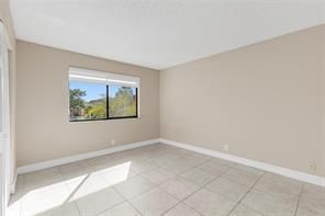 158 Lakeview Drive, Weston, FL 33326 Photo