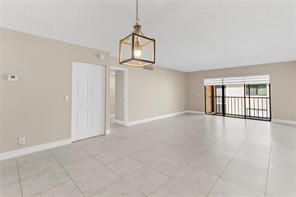 158 Lakeview Drive, Weston, FL 33326 Photo