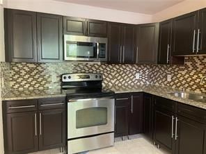 158 Lakeview Drive, Weston, FL 33326 Photo