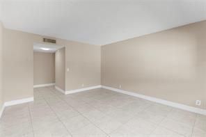 158 Lakeview Drive, Weston, FL 33326 Photo