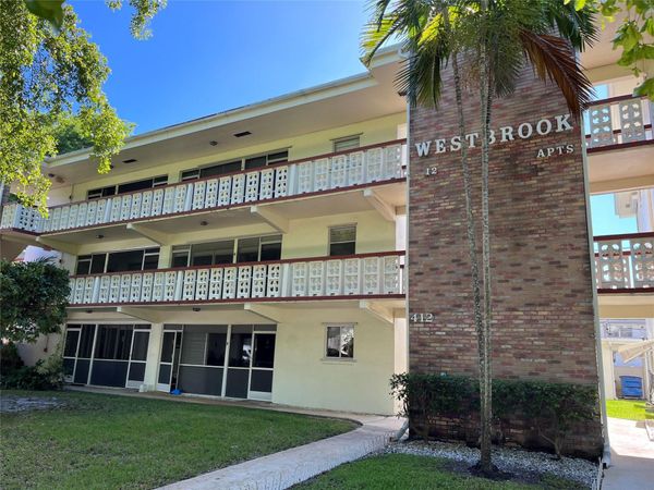 412 S Luna Court, Unit 2, Hollywood, FL 33021