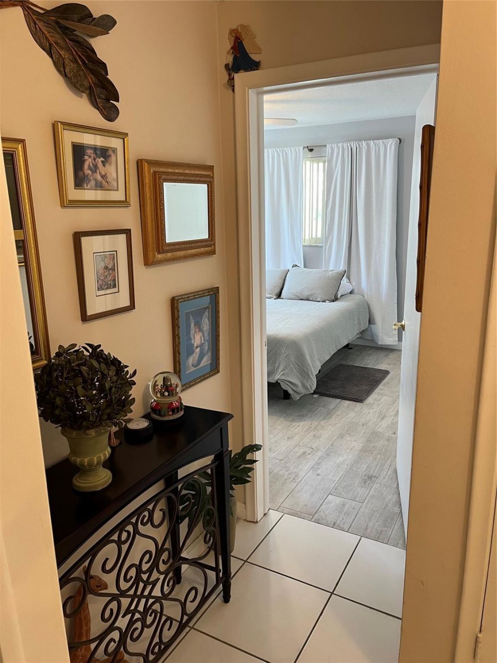 412 S Luna Court, Unit 2, Hollywood, FL 33021 Photo