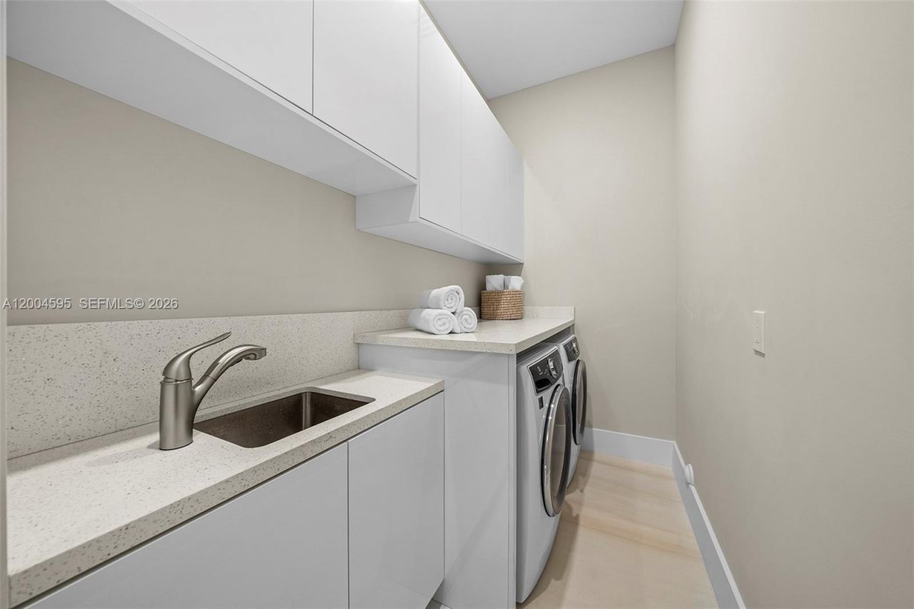 2521 Lincoln Ave , Miami, FL 33133 Photo