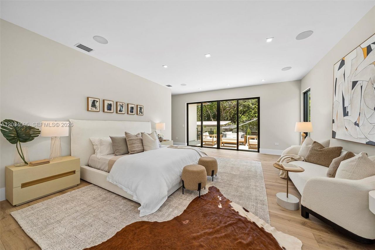 2521 Lincoln Ave , Miami, FL 33133 Photo