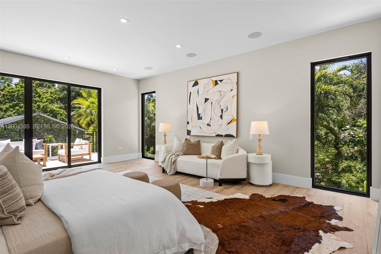 2521 Lincoln Ave , Miami, FL 33133 Photo