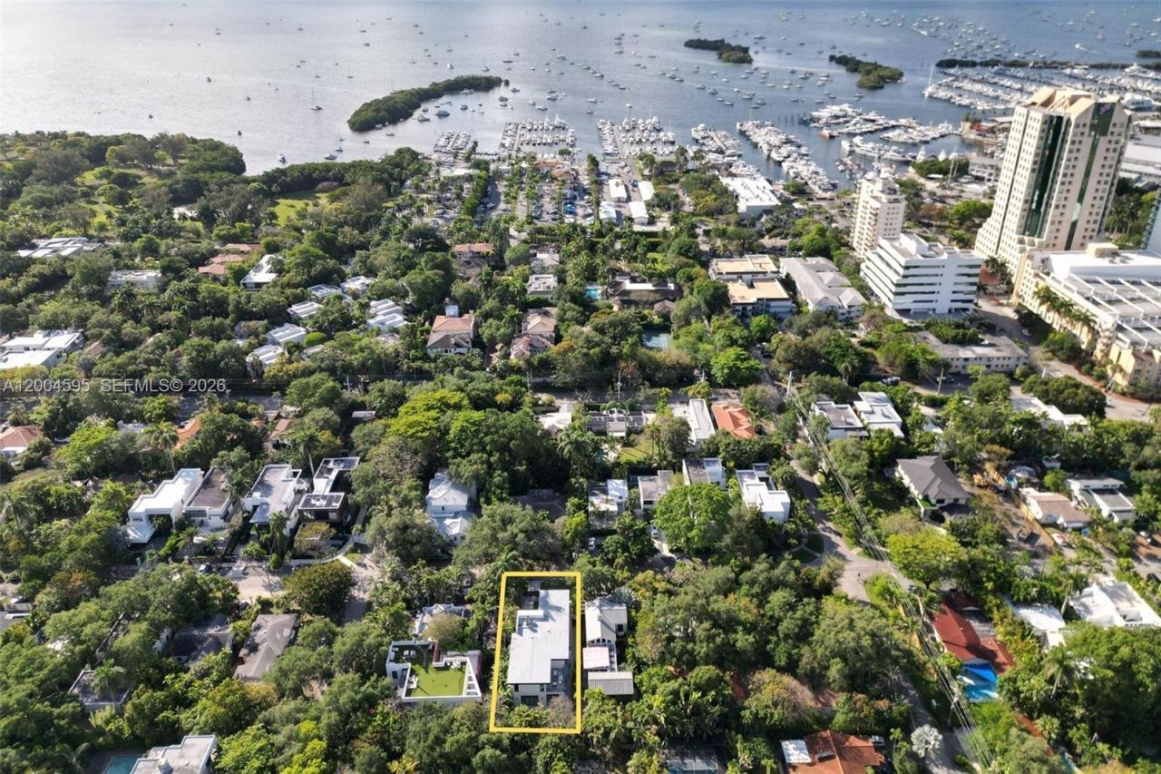 2521 Lincoln Ave , Miami, FL 33133 Photo