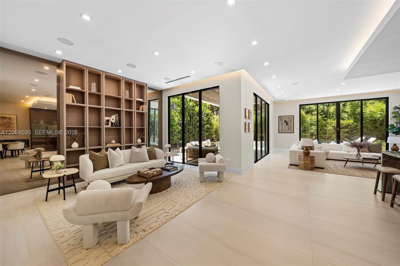 2521 Lincoln Ave , Miami, FL 33133 Photo
