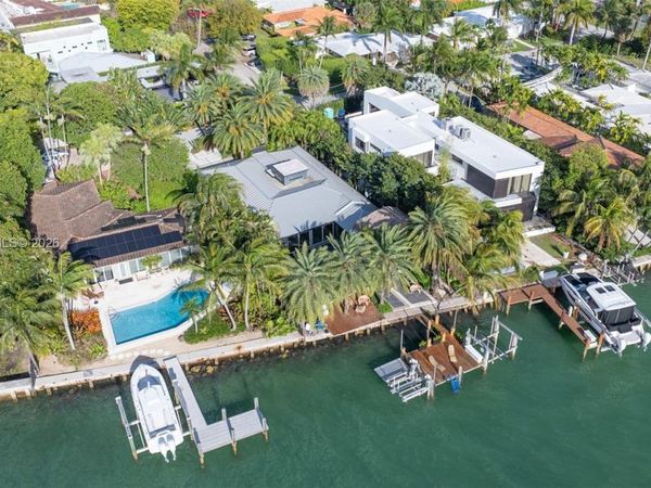 2440 N Shore Ter, Miami Beach, FL 33141