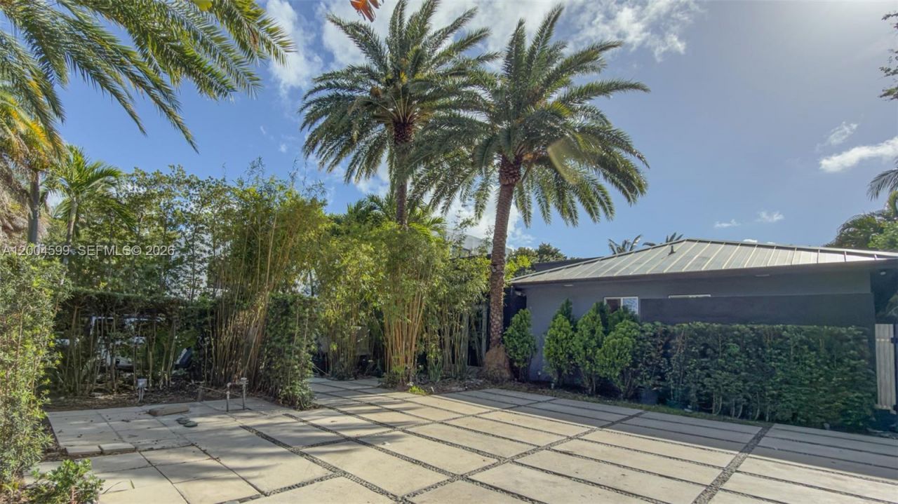2440 N Shore Ter, Miami Beach, FL 33141 Photo