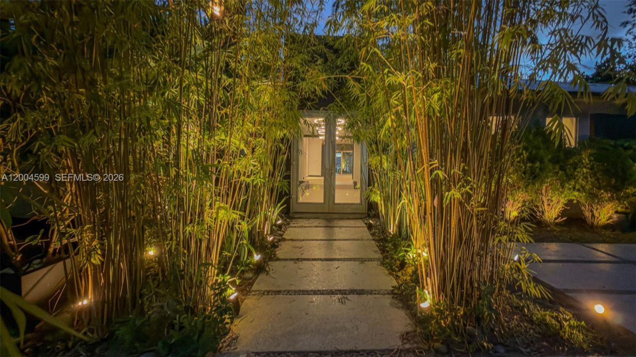 2440 N Shore Ter, Miami Beach, FL 33141 Photo