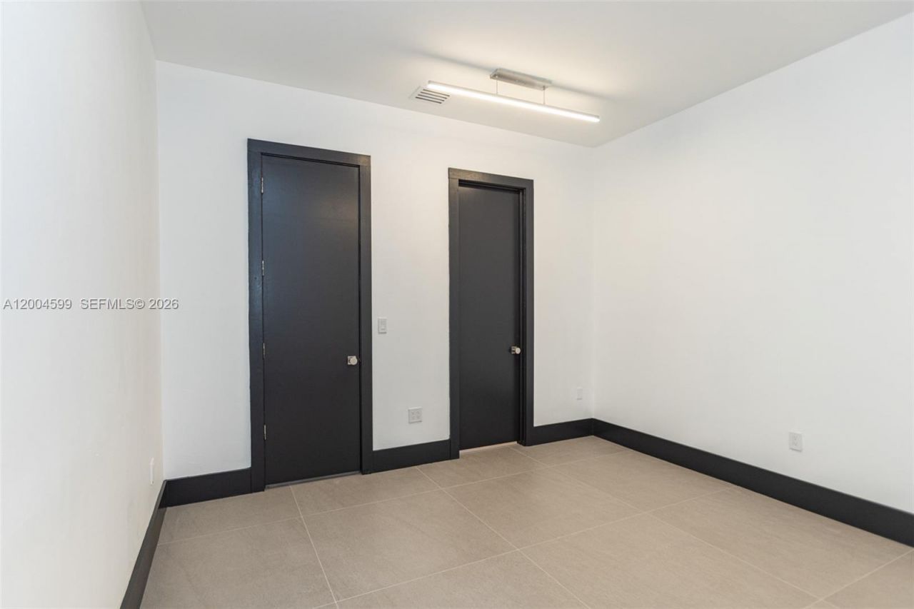2440 N Shore Ter, Miami Beach, FL 33141 Photo