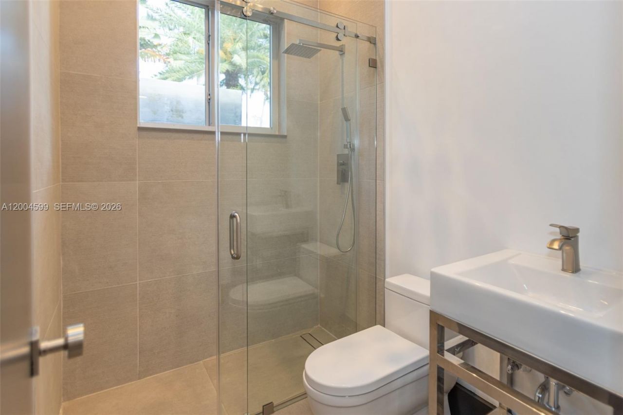 2440 N Shore Ter, Miami Beach, FL 33141 Photo